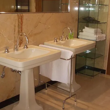 Costanza 4* 博比奥